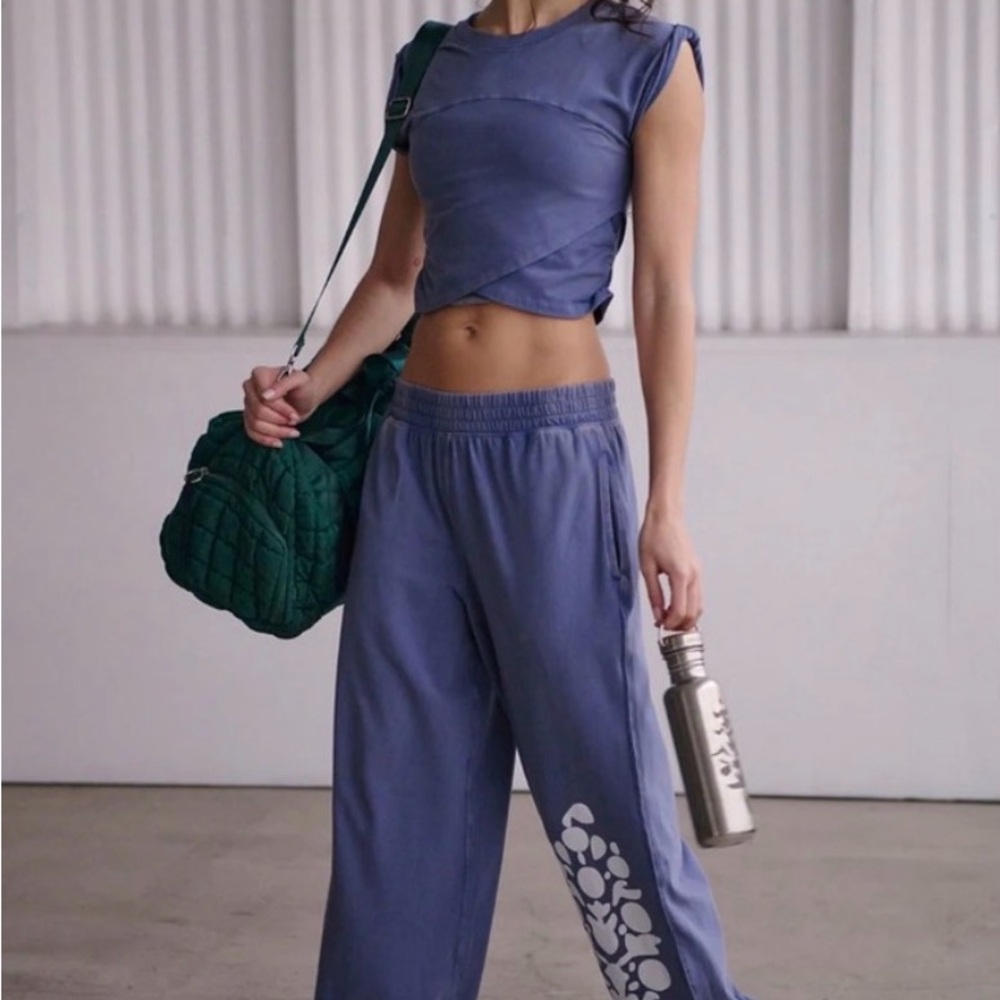 Free People Movement Hot Shot Logo Crossover Set - M
